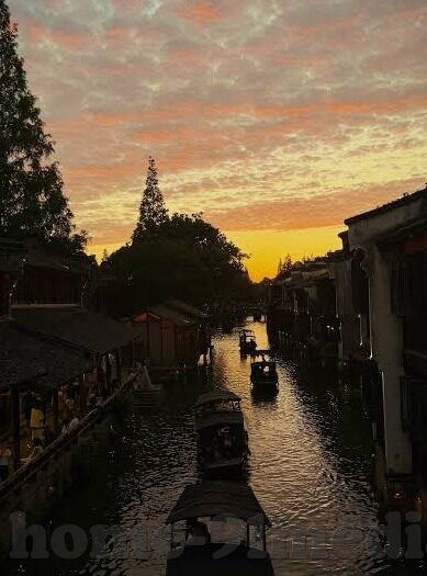 精华液一区二区av-探索肌肤护理的奥秘，精华液在美容一区与二区的独特魅力